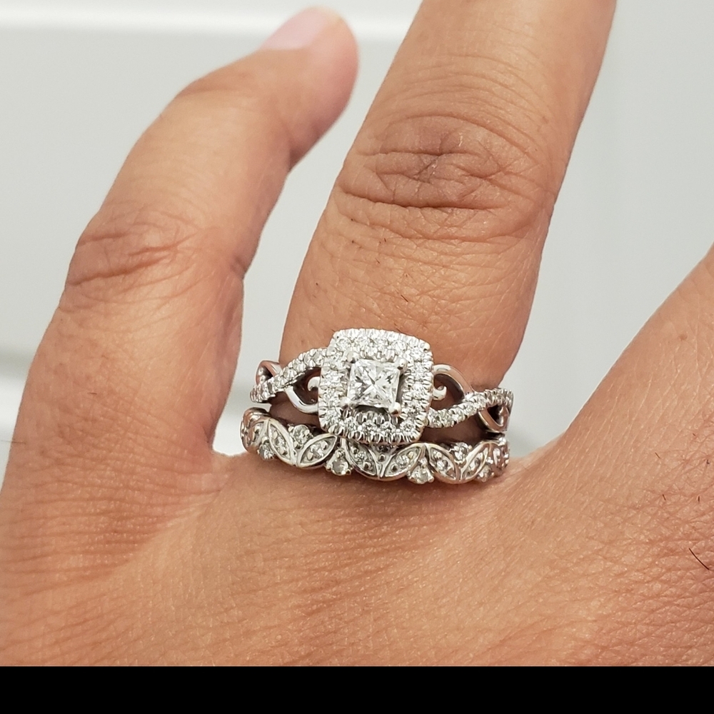 Zales Dazzling 10k gold diamond engagement ring and wedding band set - Picture 12 of 12